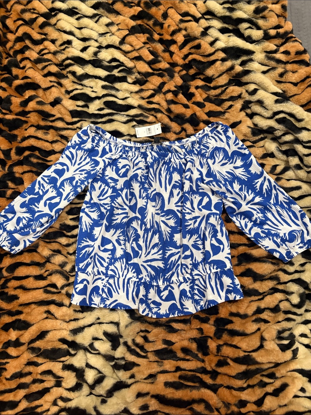 Ann Taylor Blue & White Off-Shoulder Floral Top size M